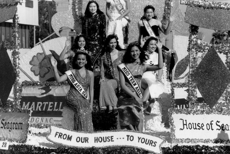 Beauty queens in Chinese New Year parade.