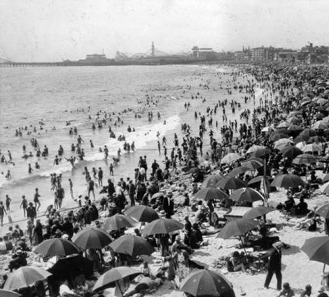 Huge crowds on Venice Beach