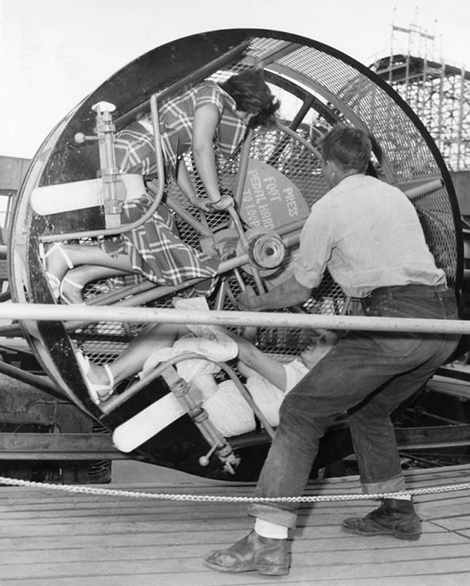 Photograph shows the "Looper", possibly at Nu-Pike in Long Beach