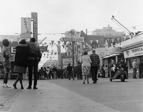 People of all ages enjoyed visiting Nu-Pike and strolling down the Midway