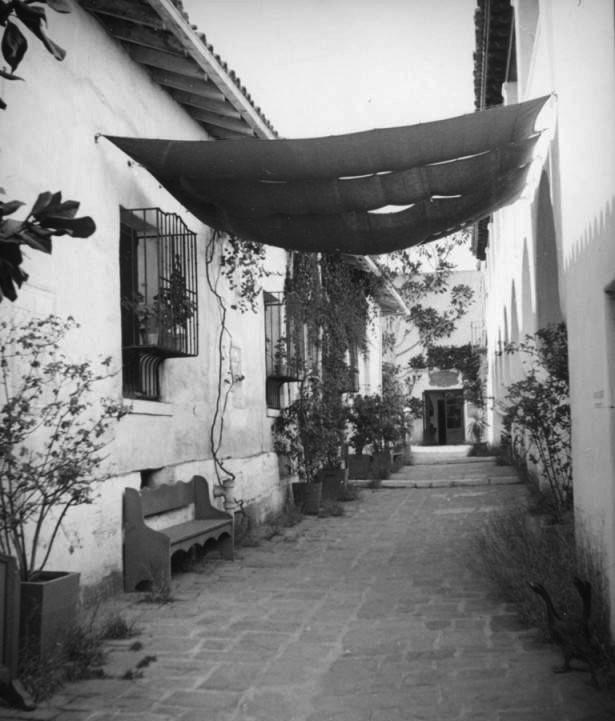 The El Paseo shopping arcade