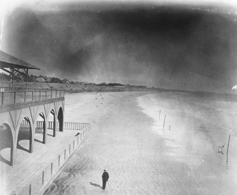 Long Beach Municipal Auditorium beach scene, 1905