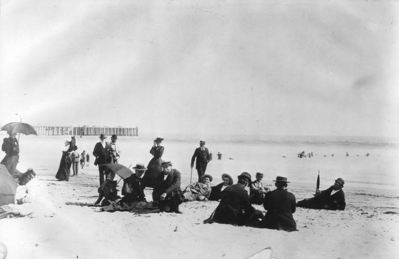 Beach scene in Long Beach, 1891