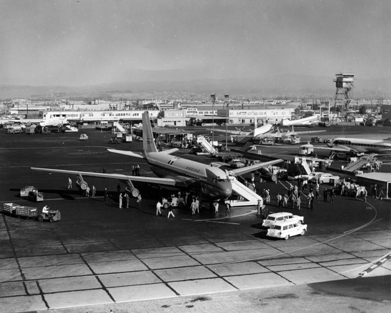 View of a Boeing 707 airliner