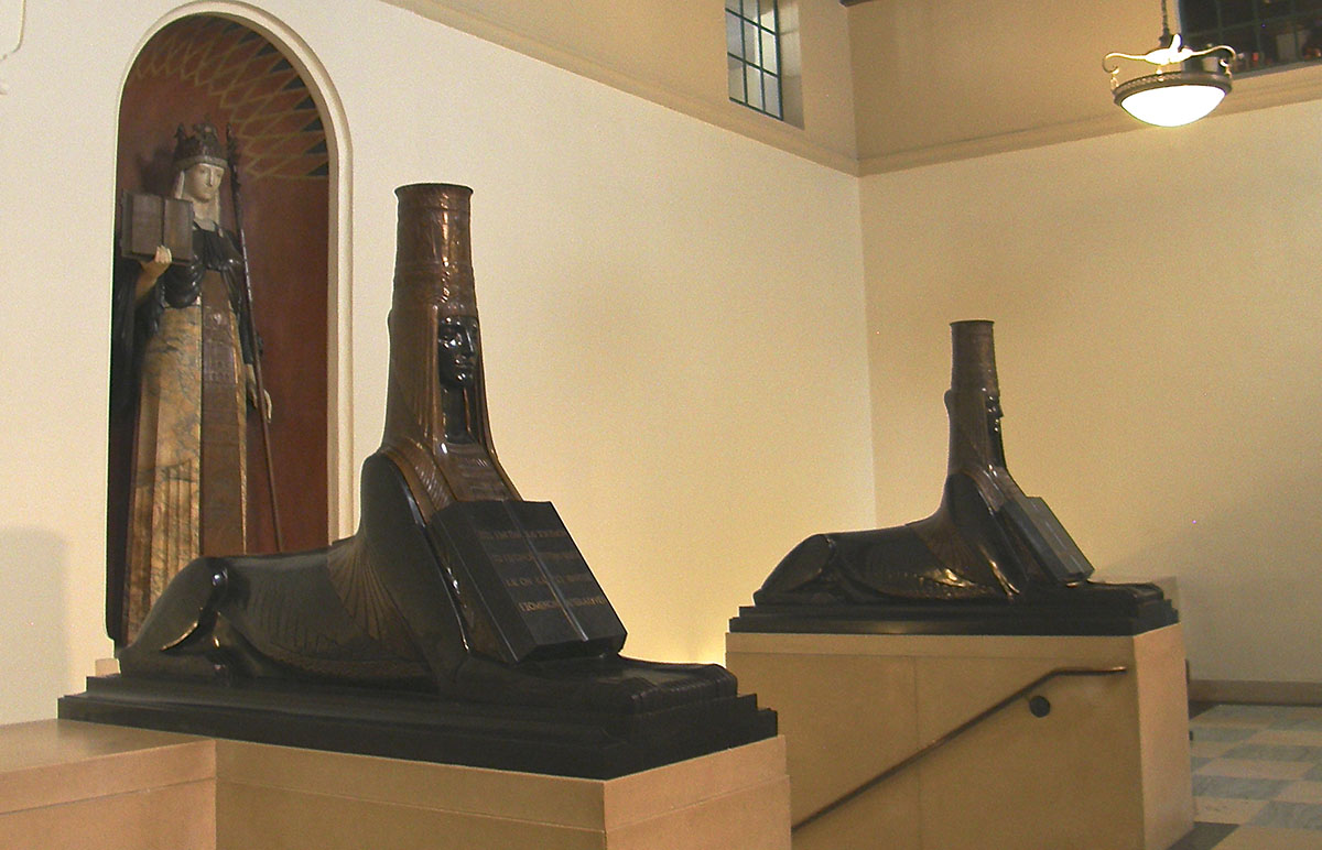 sphinxes flanking the Statue of Civilization