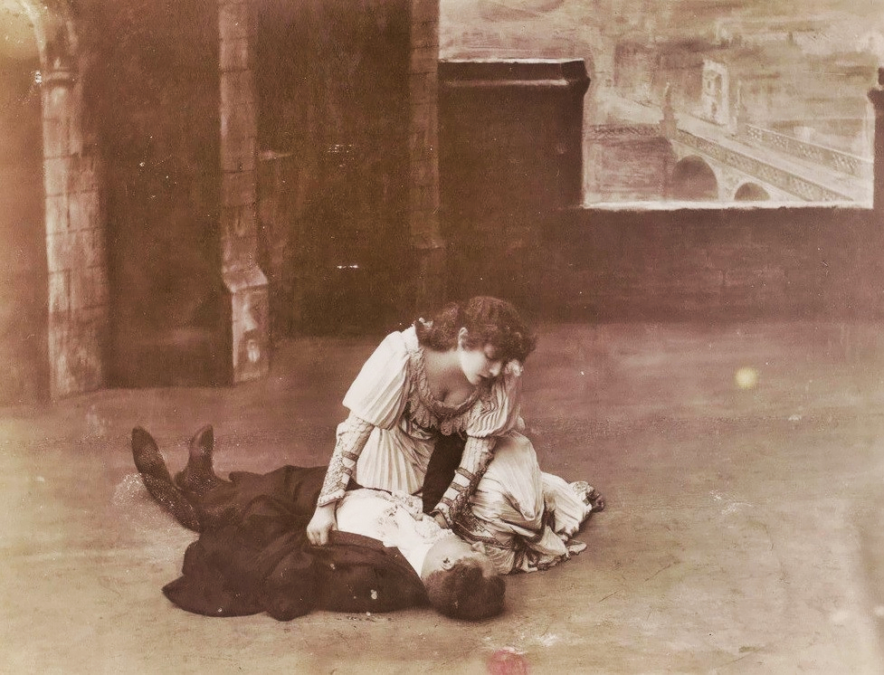 Bernhardt in the final act of La Tosca